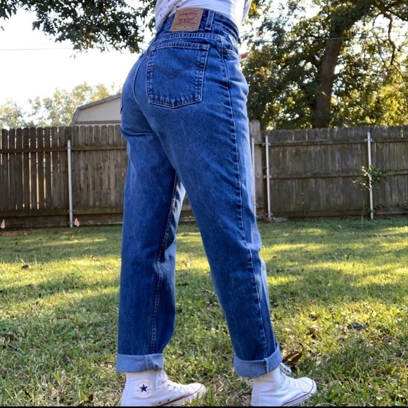COPY - Levi’s 550 Vintage Style Dark Wash Mom Jeans - Picture 1 of 7